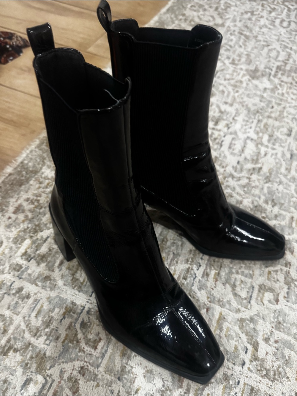 ZARA Faux Patent Leather Wide Heeled Stretch Ankle Boots Size: EU 39 / US Wom